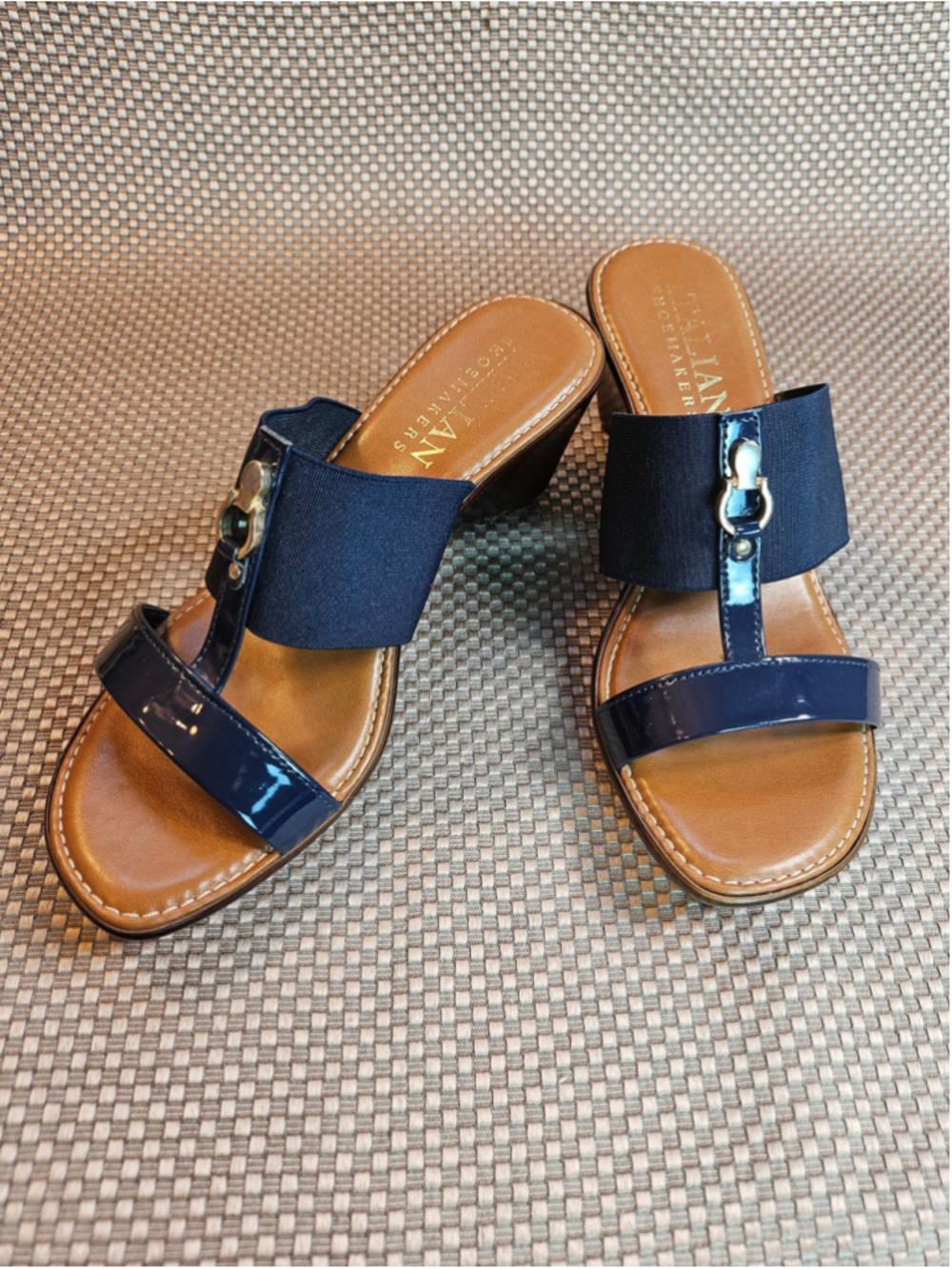 Italian Shoemaker Navy Blue Patent Leather & Stretch Fabric Straps Cute Comfy 8